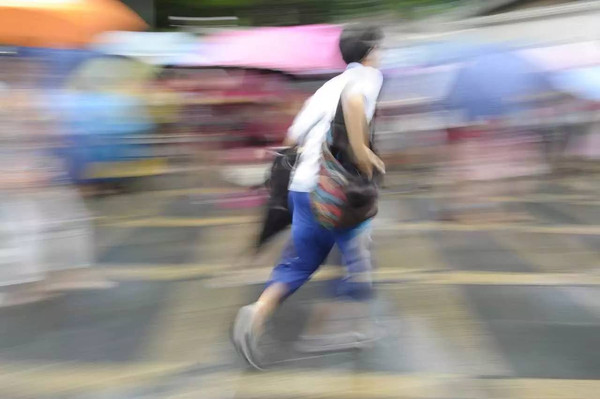 廣州暴雨突襲，高考繼續(xù)_除濕機廠家